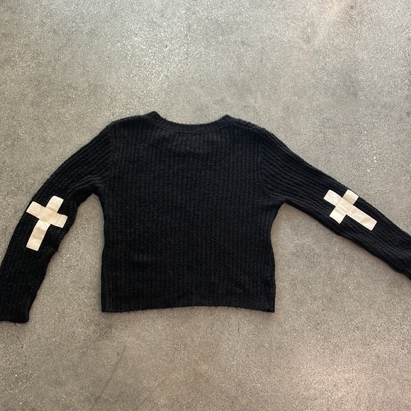 Cropped black sweater with velvet cross detail on elbows. You from LF STORES. - Picture 2 of 3
